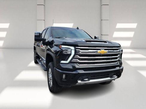 Used 2024 Chevrolet Silverado 2500 High Country image 3