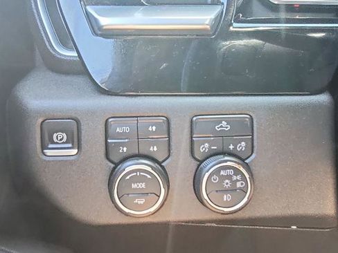Used 2022 Chevrolet Silverado 1500 RST AWD/4WD image 17