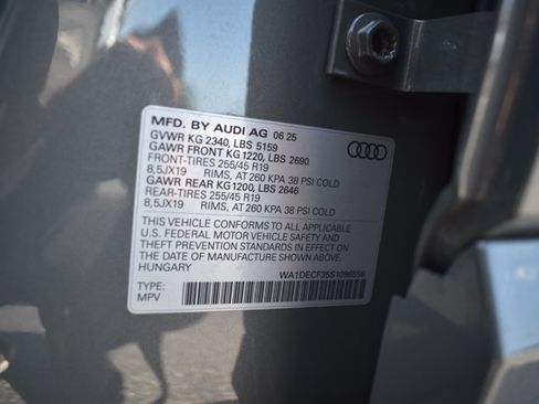 Used 2025 Audi Q3 2.0T Premium w/ Convenience Package AWD/4WD image 27