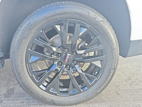 Used 2023 GMC Yukon SLT image 31