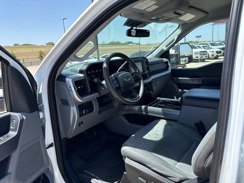 Used 2023 Ford F250 XLT w/ FX4 Off-Road Package AWD/4WD image 21