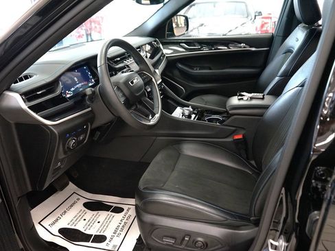 Used 2023 Jeep Grand Cherokee Trailhawk AWD/4WD image 30