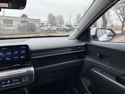 Used 2025 Hyundai Kona SEL image 35