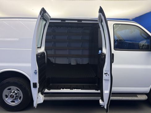 Used 2024 GMC Savana 2500 w/ Driver Convenience Package RWD image 20