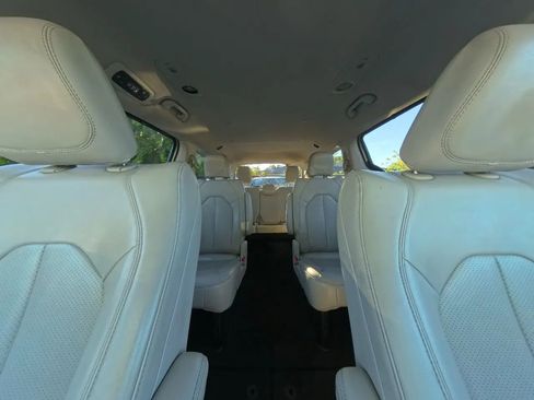 Used 2021 Chrysler Voyager Lxi FWD image 27