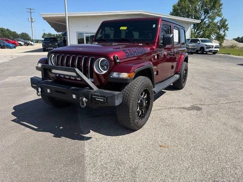 Used 2021 Jeep Wrangler Unlimited Sahara AWD/4WD image 2