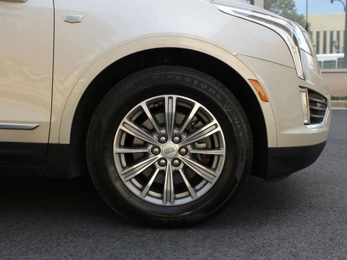 Used 2017 Cadillac XT5 Luxury w/ Driver Awareness Package image 4