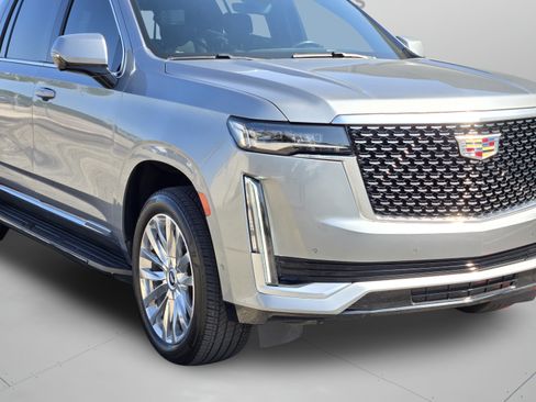 Used 2023 Cadillac Escalade ESV Premium Luxury AWD/4WD image 33