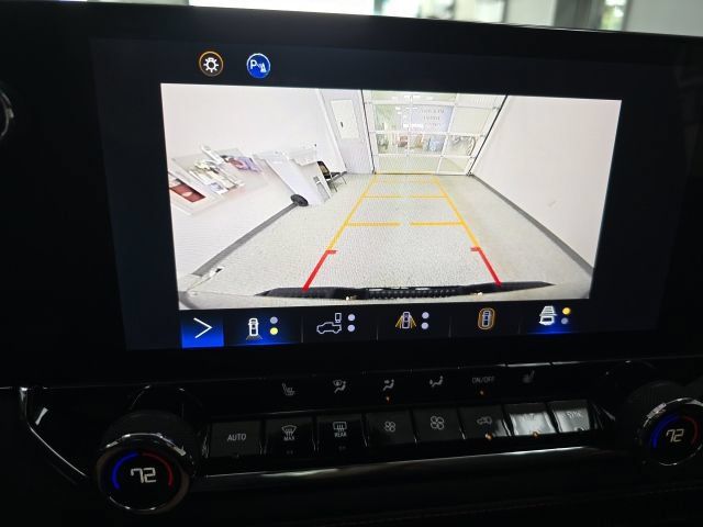 Used 2023 Chevrolet Colorado Z71 w/ Z71 Convenience Package 2 AWD/4WD image 23
