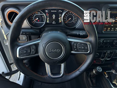 Used 2023 Jeep Gladiator Mojave w/ Cold Weather Group image 15