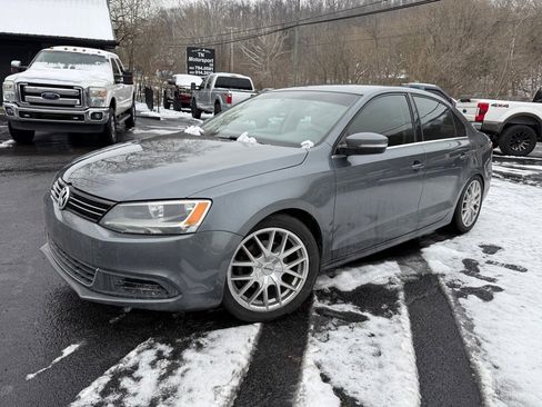 Used 2014 Volkswagen Jetta SE image 1