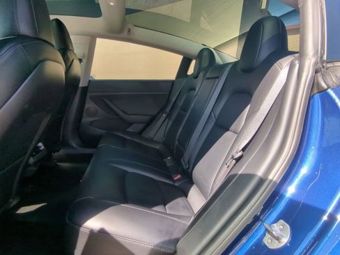 Used 2021 Tesla Model 3 Standard Range Plus image 21