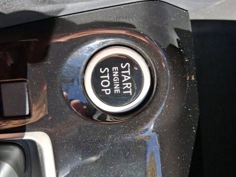 Used 2020 Nissan Kicks S image 25