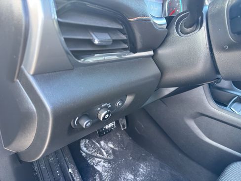 Used 2020 Chevrolet Traverse LT w/ LPO, Floor Liner Package image 15