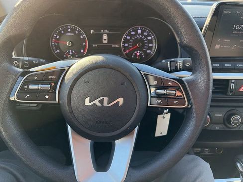 Used 2023 Kia Forte LXS w/ LXS Technology Package image 12