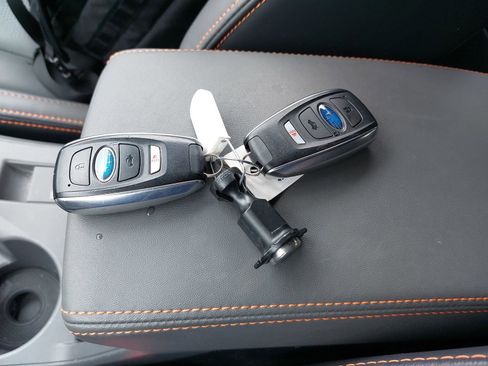 Used 2025 Subaru Crosstrek 2.5i Limited w/ Crosstrek Mirror Package image 13