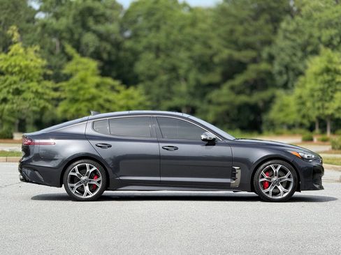 Used 2019 Kia Stinger GT2 AWD/4WD image 12