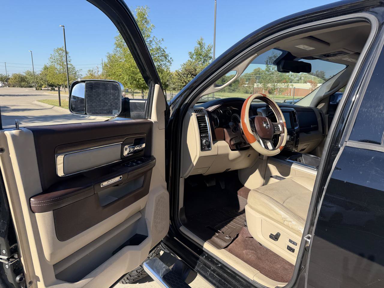 Used 2014 RAM 2500 Laramie w/ Protection Group AWD/4WD image 10