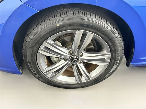 Used 2024 Volkswagen Jetta SE FWD image 11