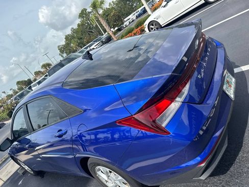 Used 2023 Hyundai Elantra SE FWD image 6