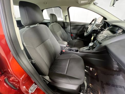 Used 2018 Ford Focus SE image 25