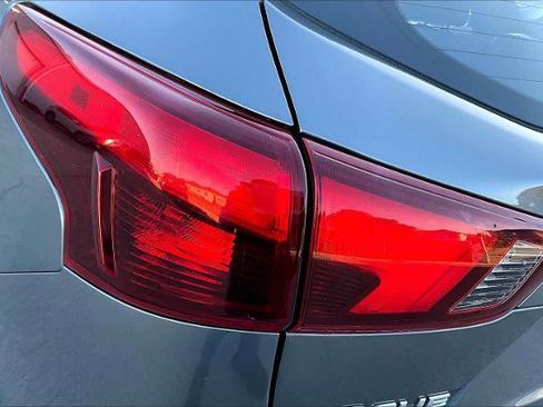 Certified 2018 Nissan Rogue Sport SV image 27