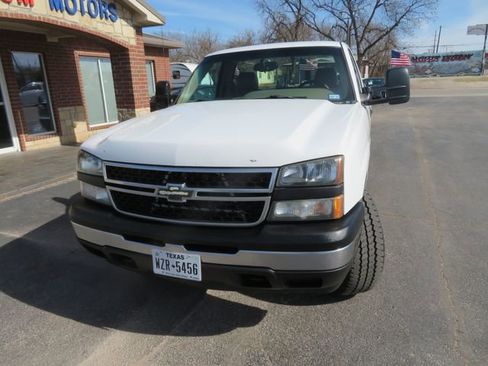 Used 2006 Chevrolet Silverado 1500 W/T AWD/4WD image 3