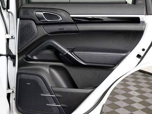 Used 2017 Porsche Cayenne Platinum Edition w/ Premium Package Plus (PJX) image 62