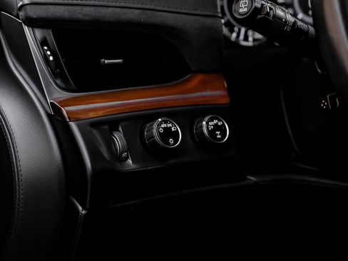 Used 2017 Cadillac Escalade Luxury image 28