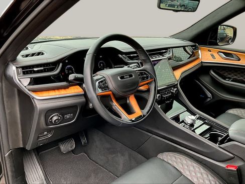 Used 2025 Jeep Grand Cherokee L Summit AWD/4WD image 18