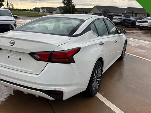 Used 2025 Nissan Altima 2.5 SV FWD image 5