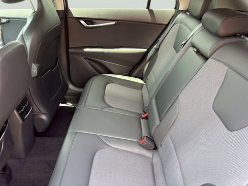 New 2026 Kia Niro EX FWD image 14