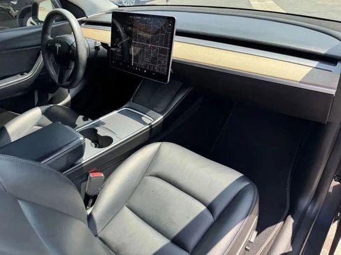 Used 2021 Tesla Model Y Long Range image 8