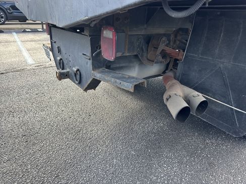 Used 2012 Ford F350 XL w/ Trailer Tow Pkg image 17