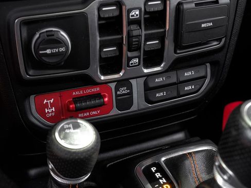 Used 2021 Jeep Gladiator Mojave AWD/4WD image 36