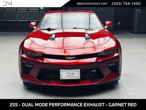 Used 2016 Chevrolet Camaro SS RWD image 8