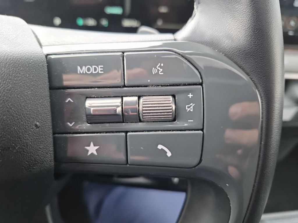 Used 2024 Kia EV9 Land AWD/4WD image 17