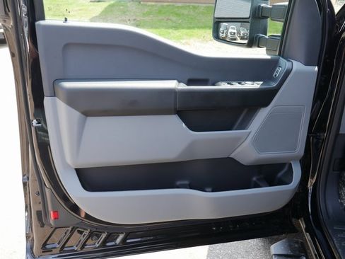 New 2025 Ford F250 XL w/ XL Chrome Package image 12