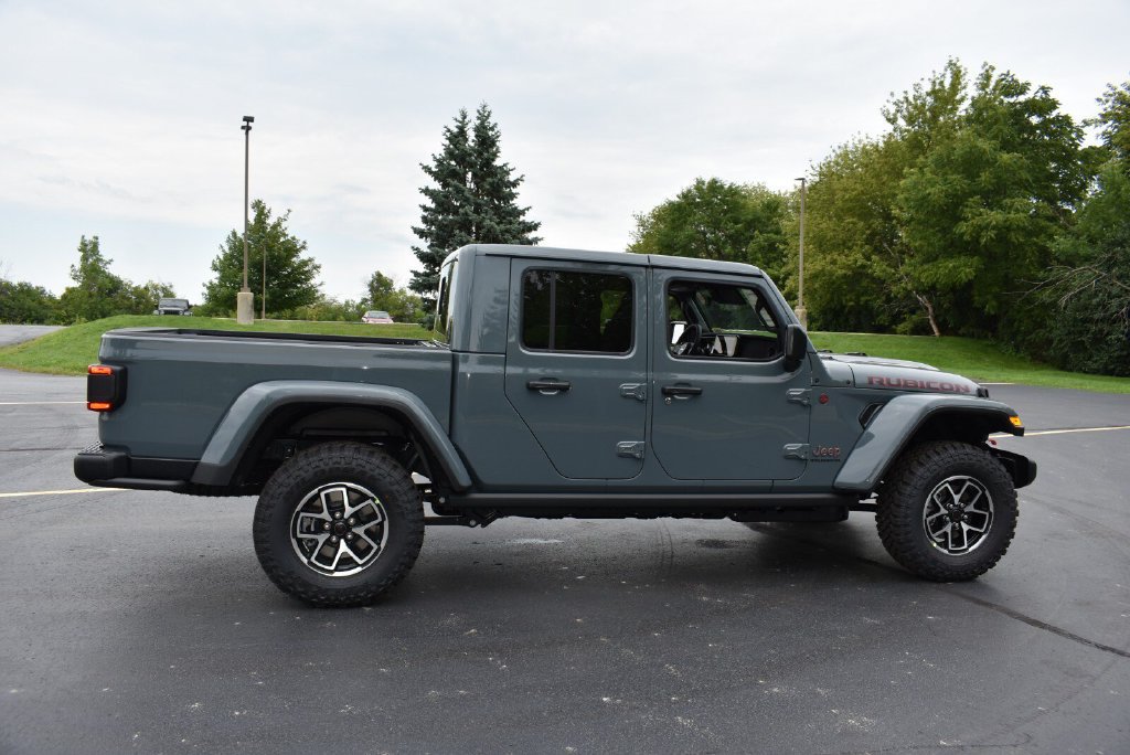 New 2026 Jeep Gladiator Rubicon w/ Steel Power Dome Hood Package AWD/4WD image 5