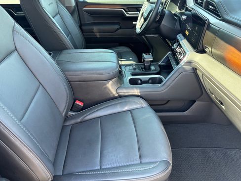 Used 2024 GMC Sierra 1500 Denali w/ Technology Package RWD image 33
