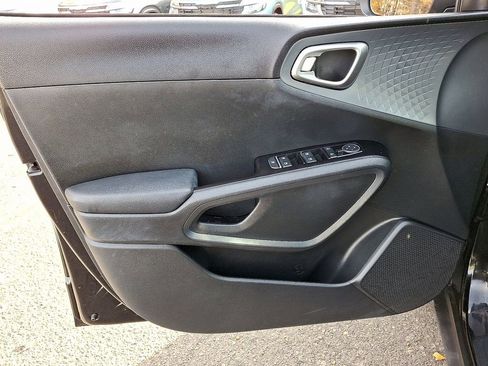 Certified 2023 Kia Soul EX image 13