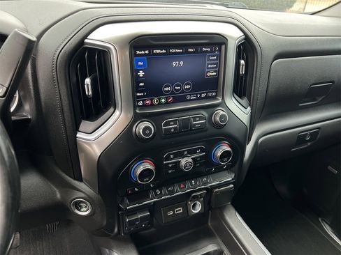 Used 2021 Chevrolet Silverado 1500 LT Trail Boss w/ Convenience Package II image 10