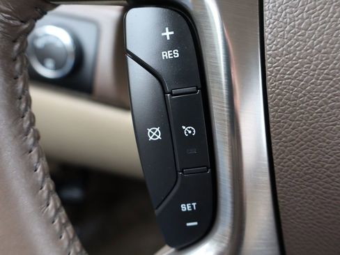 Used 2007 GMC Yukon SLT w/ SLT Preferred Equipment Group AWD/4WD image 32