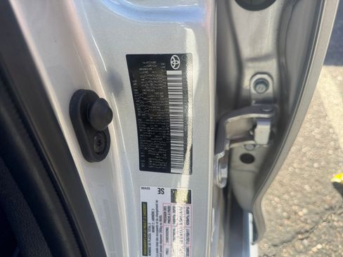 Used 2025 Toyota Corolla LE image 28