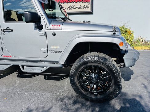 Used 2014 Jeep Wrangler Unlimited Sahara w/ Connectivity Group image 9