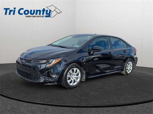 Certified 2025 Toyota Corolla LE image 3