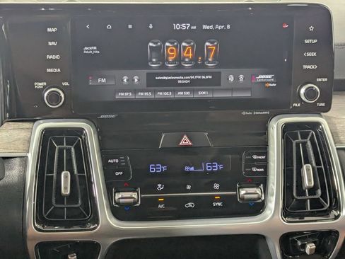 Used 2022 Kia Sorento SX Prestige w/ Rust Color Package AWD/4WD image 18