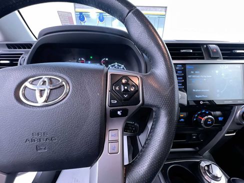 Used 2022 Toyota 4Runner SR5 Premium w/ Moonroof Package AWD/4WD image 21