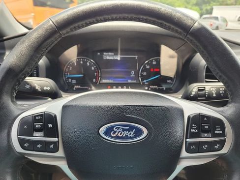 Certified 2023 Ford Explorer XLT w/ Equipment Group 202A RWD image 37