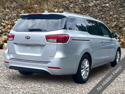 Used 2018 Kia Sedona EX FWD image 2